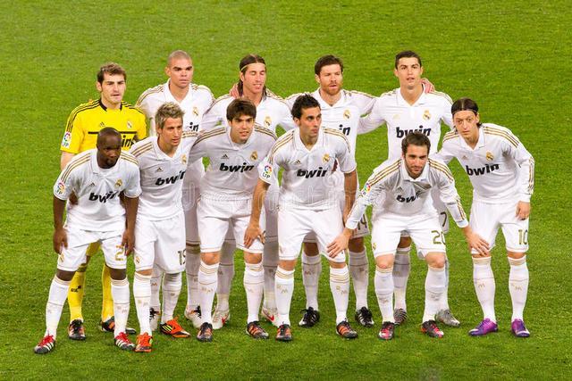 逼迫内线提